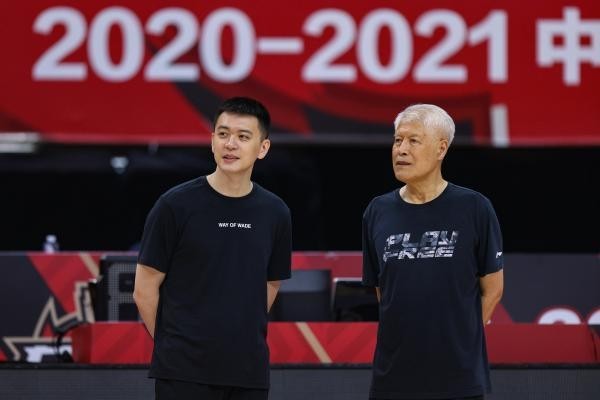  尼斯功勋门将退役转任青年队教练  